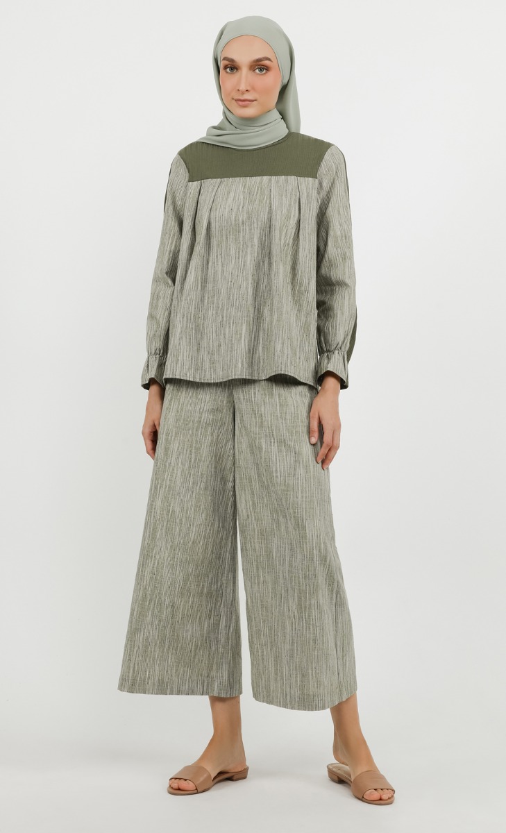 Wide Leg Pants in Olive image 2