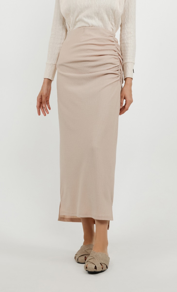 Side Ruched Knit Skirt in Sand