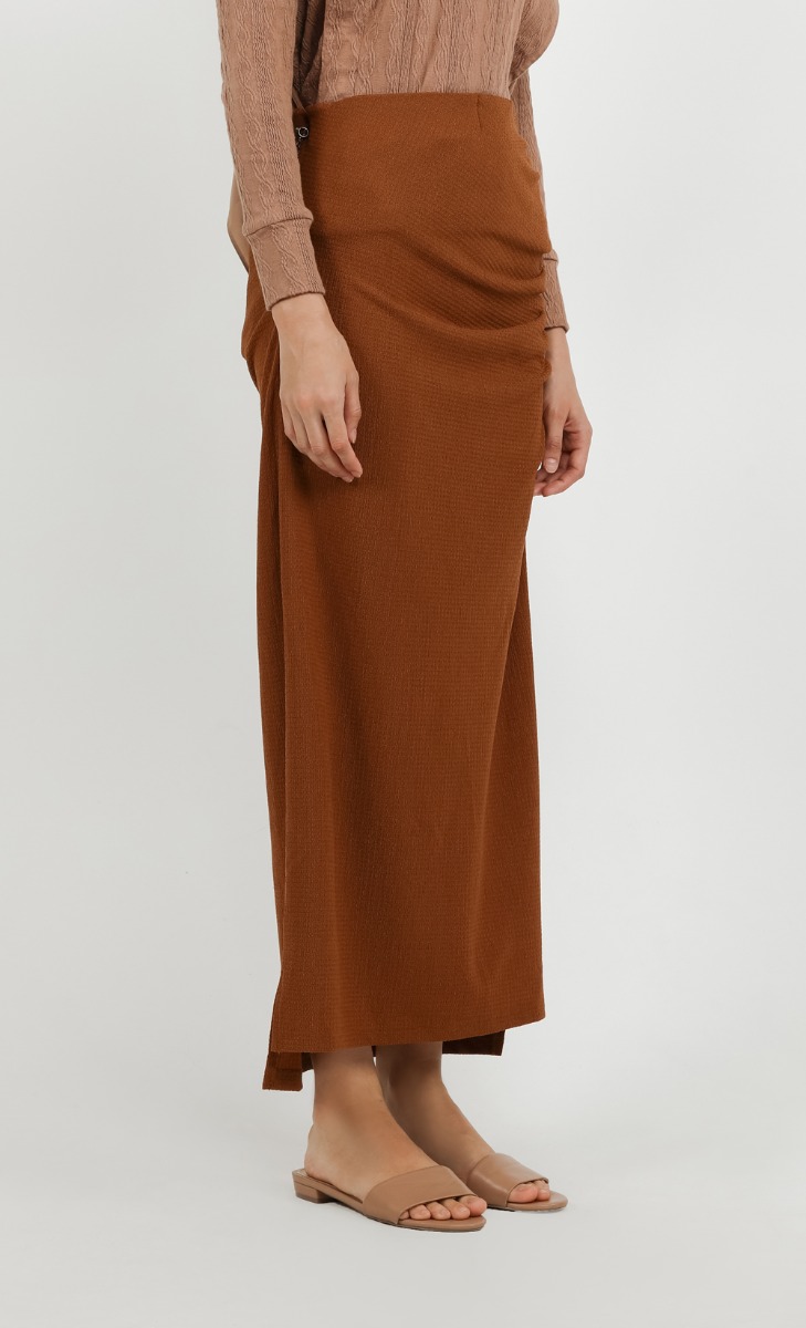 Side Ruched Knit Skirt in Dark Brown
