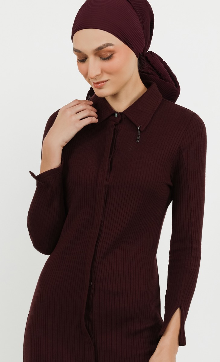 Tapered Ribbed Dress in Maroon image 2