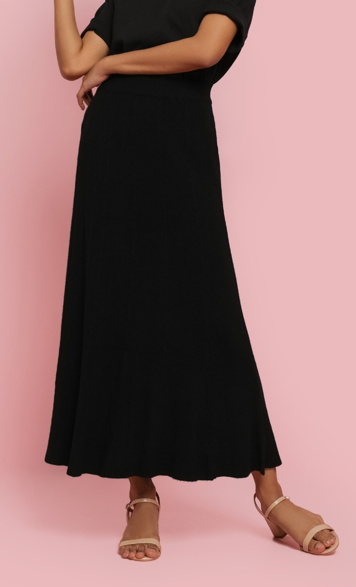Cable Knit A-Line Skirt	in Black