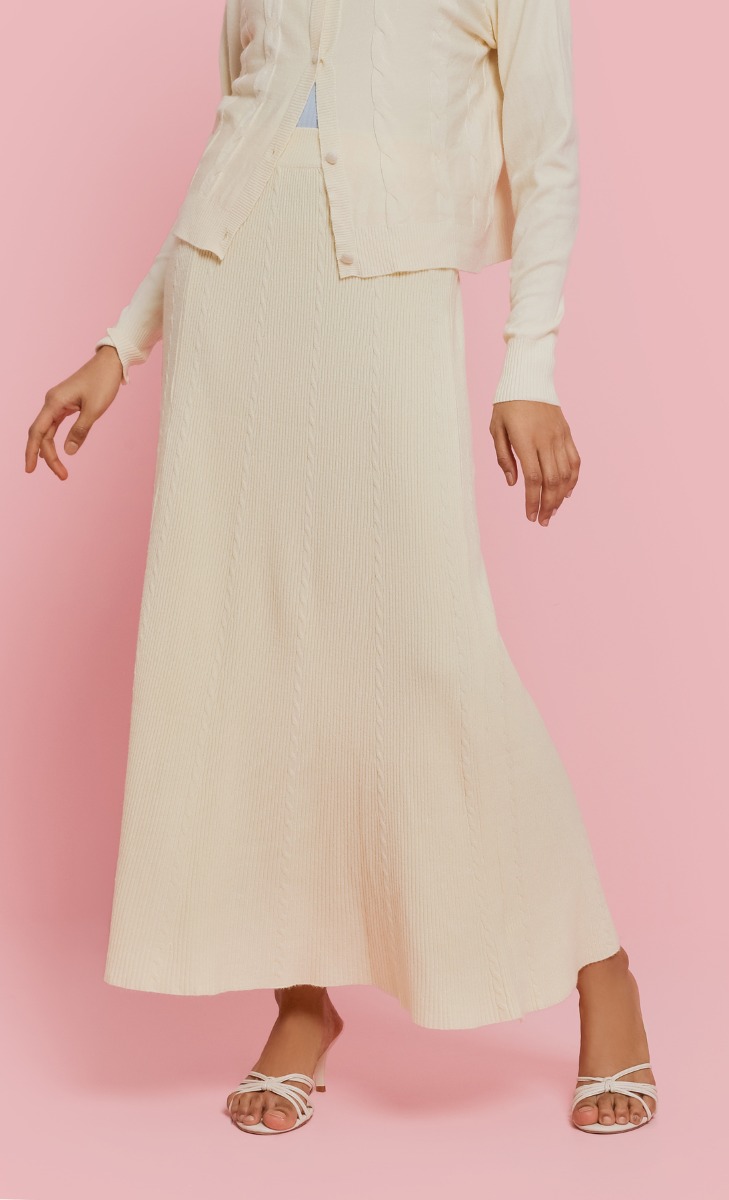 Cable Knit A-Line Skirt in Cream