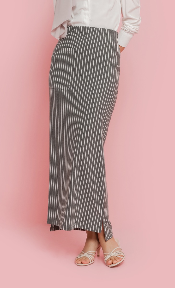 Comeback Striped Skirt in Dark Grey