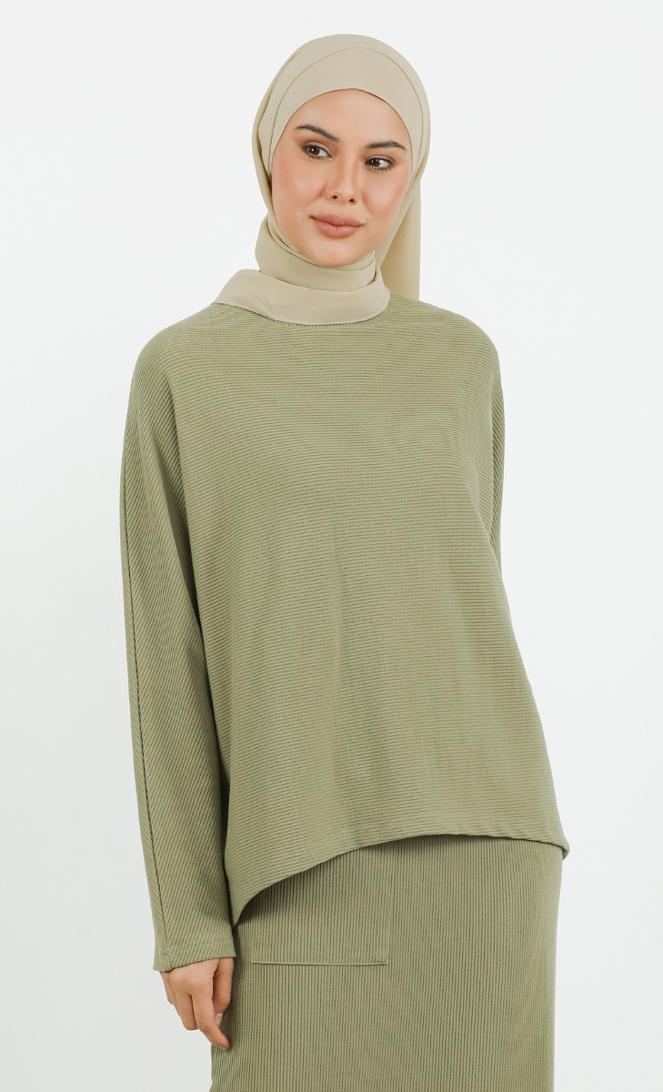 Comeback Ribbed Top in Olive Green