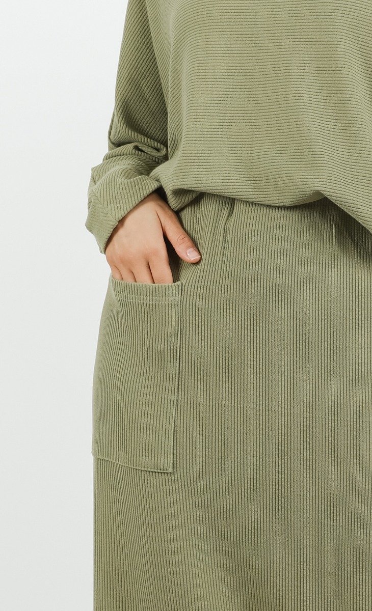 Comeback Ribbed Skirt in Olive Green image 2