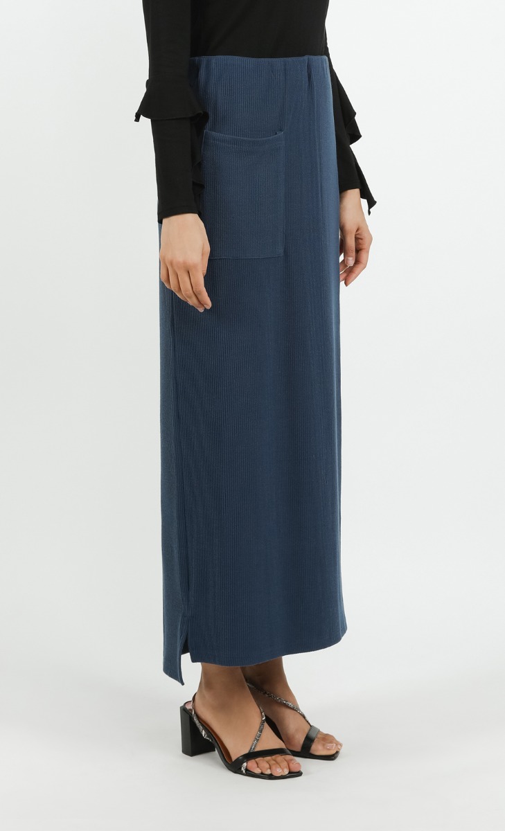 Comeback Ribbed Skirt in Midnight Blue