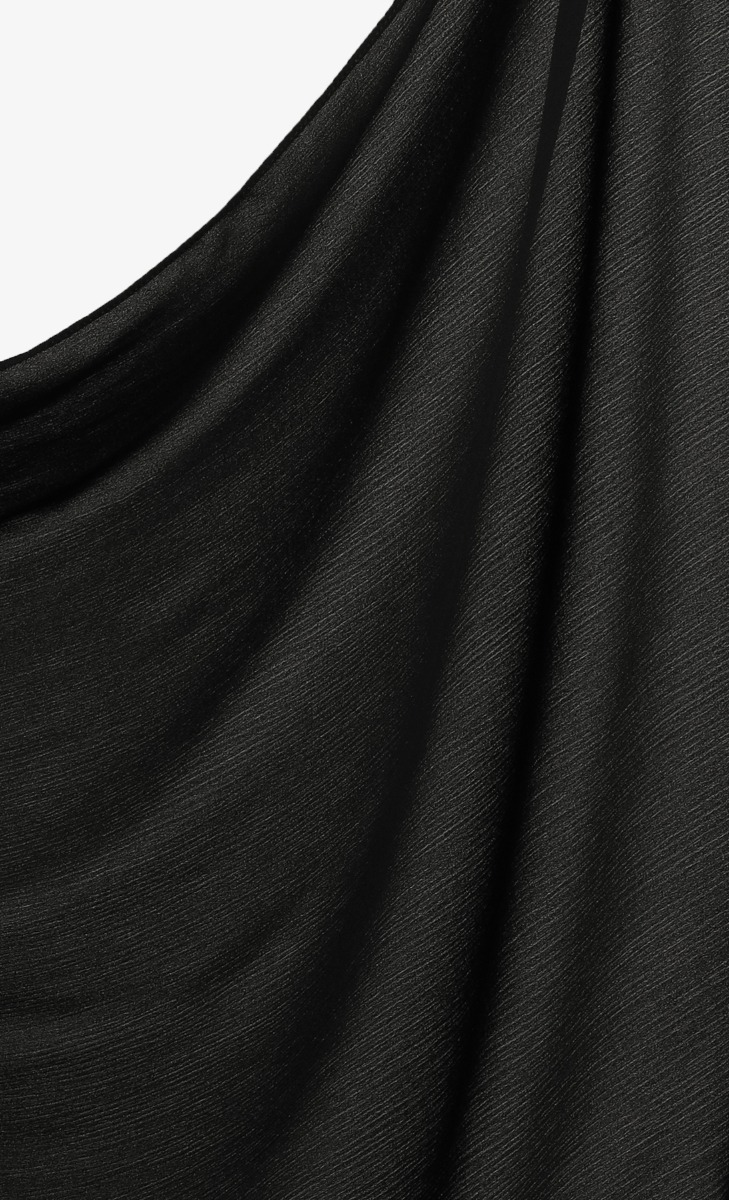 Nikaia Magnetic Triangle Chiffon Hijab in Black image 2