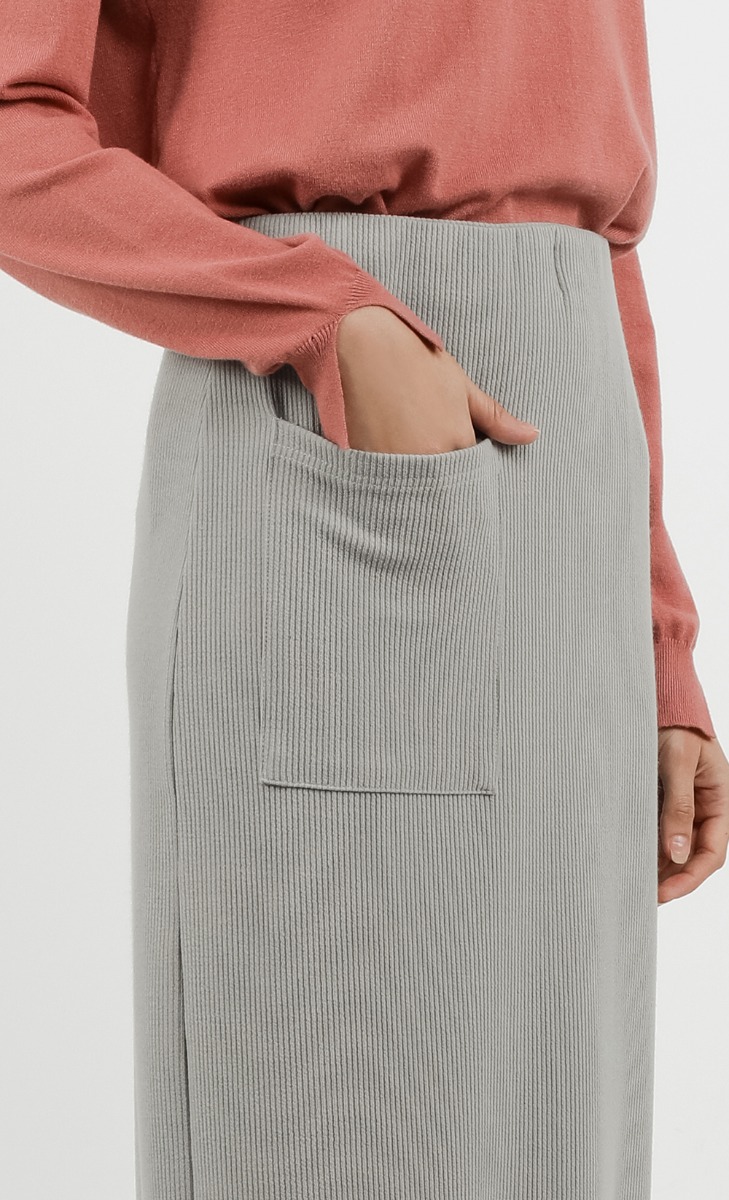 Comeback Ribbed Skirt in Grey image 2