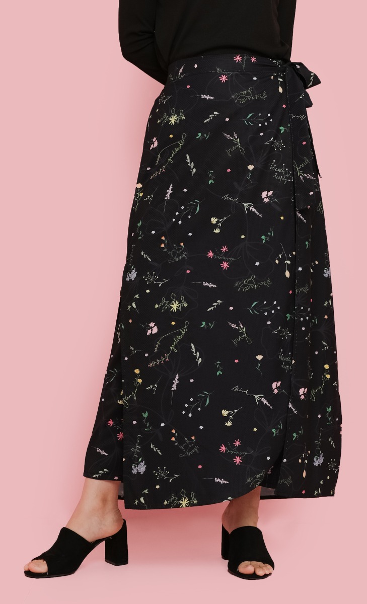 Mekar Wrap Pants in Black