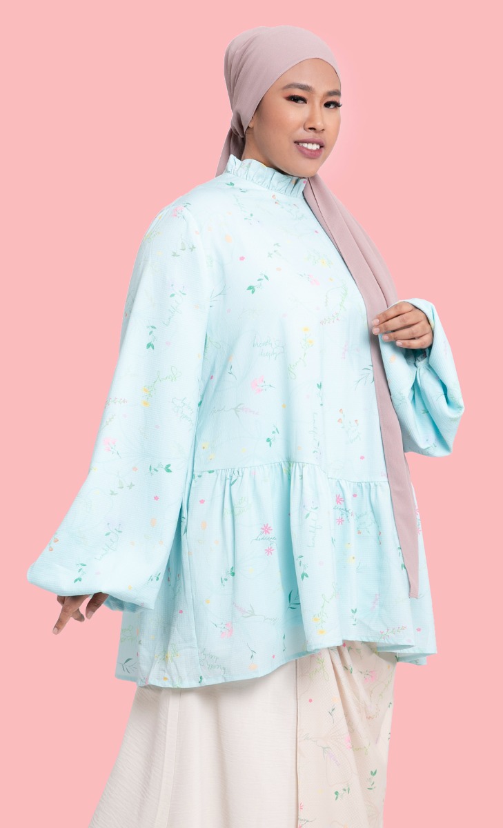 Mekar Balloon Sleeve Top in Blue