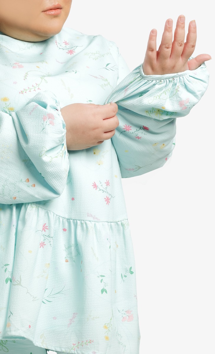 Mekar Balloon Sleeve Top in Blue image 2