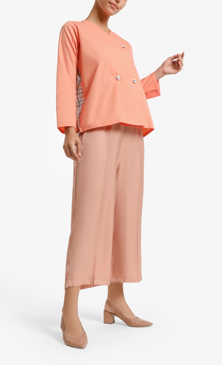 Aubri Blazer in Peach