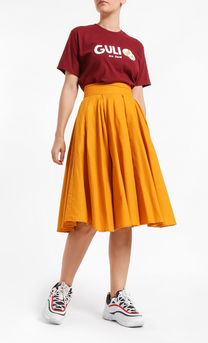 GULI Unisex T-Shirt in Maroon