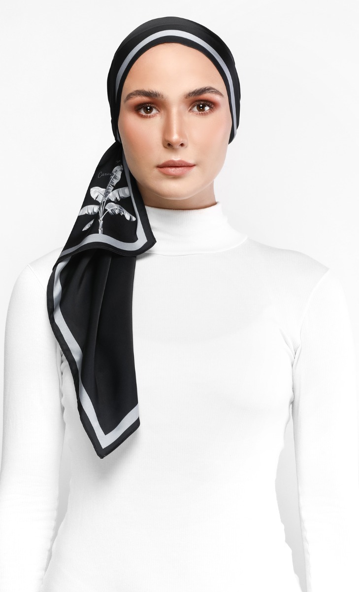 Amelia Shawl In Black