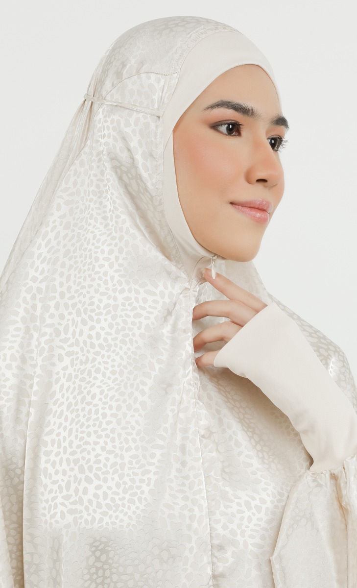 Asmera One-Piece Textured Prayerwear in Cream image 2
