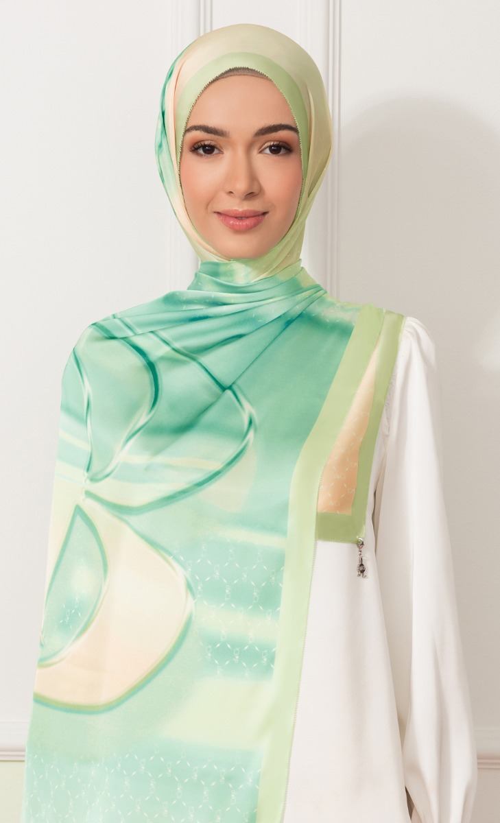 The Alphabet dUCk Shawl - B image 2