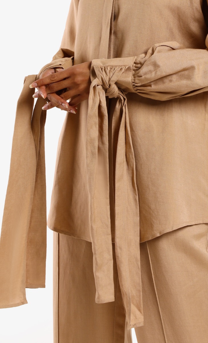 Balloon Sleeve Tie Wrist Top in Warm Sand image 2