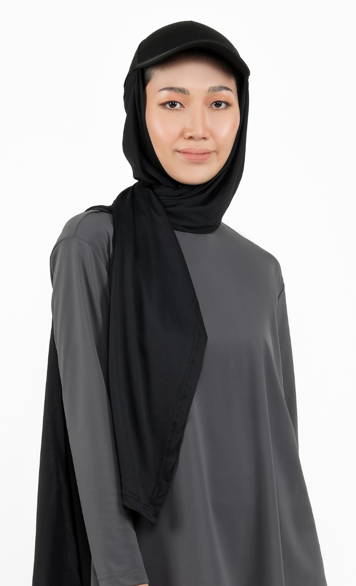 Active Cap Hijab in Black