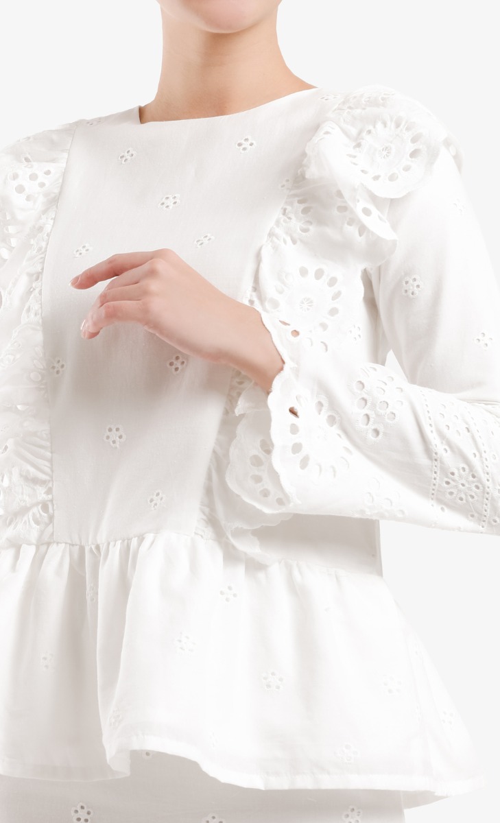 Brie Kurung Set In White image 2