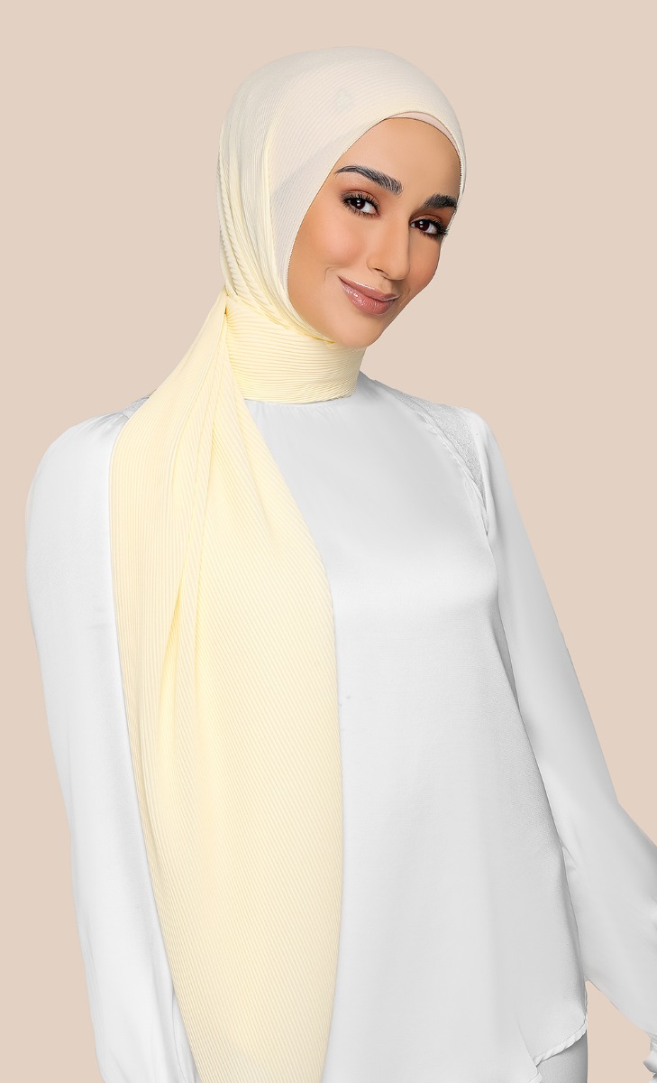 Pleats Scarf in Bright Eyes