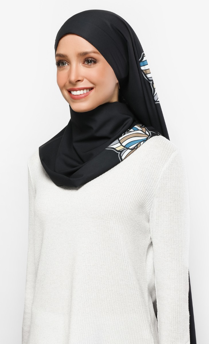 Bunga Crepe Hijab  In Black FashionValet