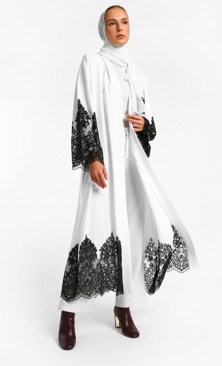 Vivy Cardi Abaya in White