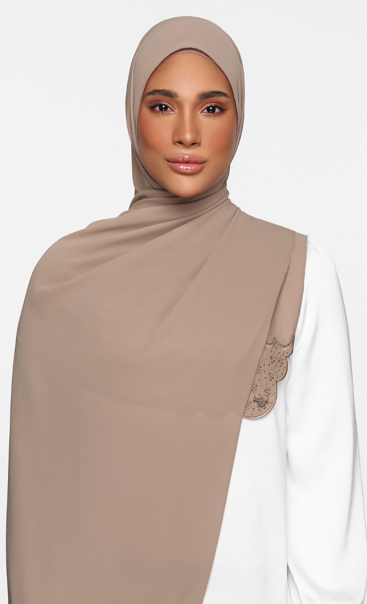 Frappe Dandelion Shawl with nanotechnology in Caramel Macchiato