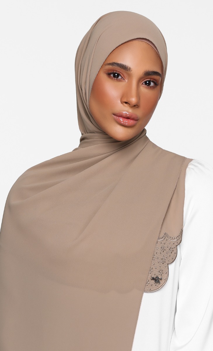 Frappe Dandelion Shawl with nanotechnology in Caramel Macchiato image 2