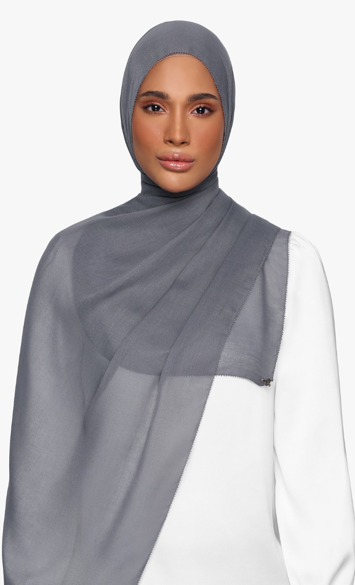 Fluff Scarf with nanotechnology in Charcoal Bread