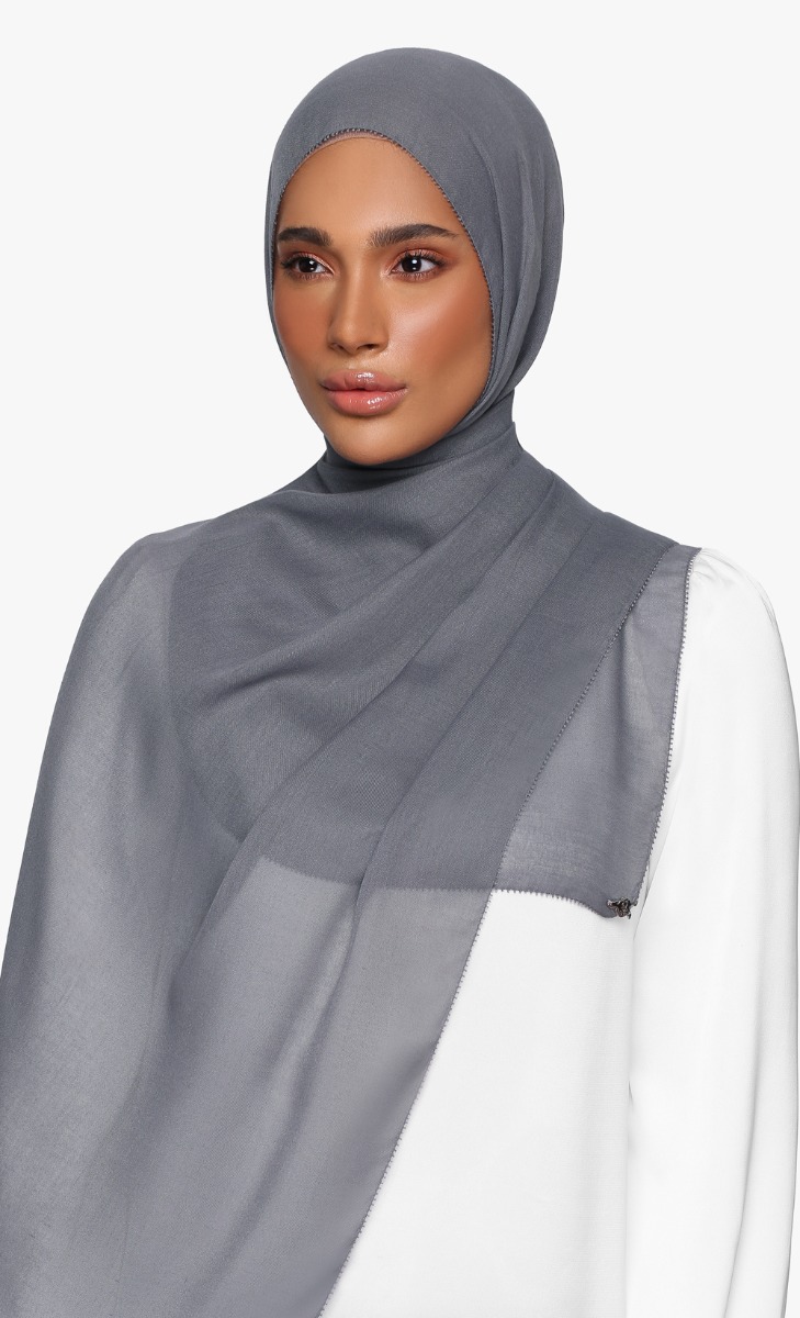 Fluff Scarf with nanotechnology in Charcoal Bread image 2