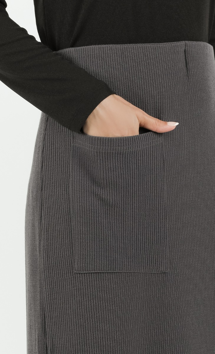 Comeback Ribbed Skirt in Dark Grey image 2
