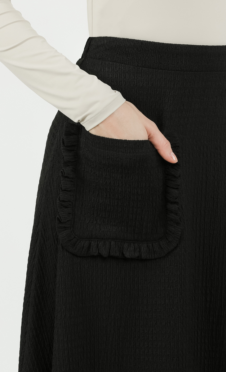 Comeback Ruffle Flared Skirt in Black image 2