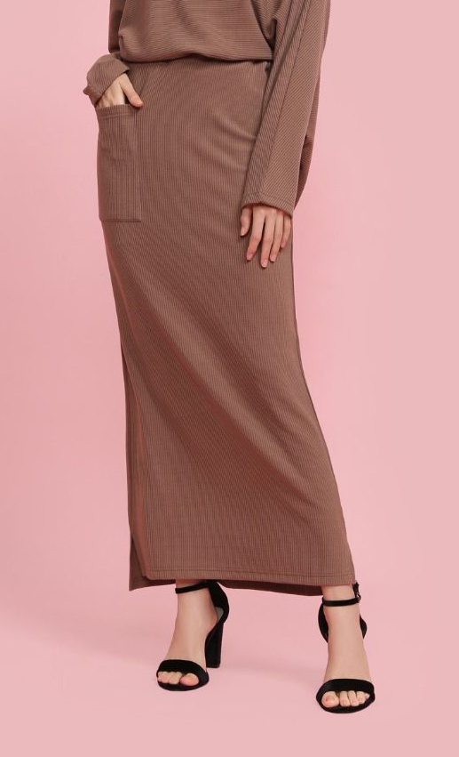 Comeback Ribbed Skirt in Toffee