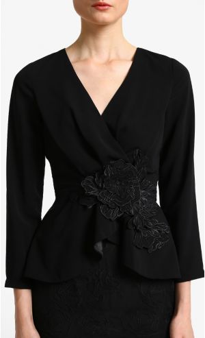 Leila Kurung in Black