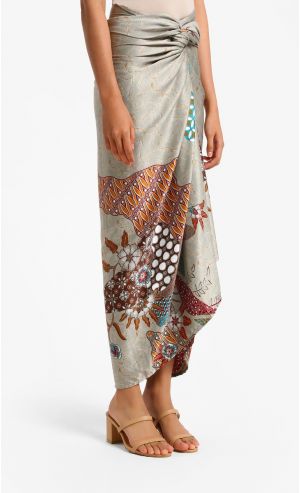 Batik Pareo in Grey