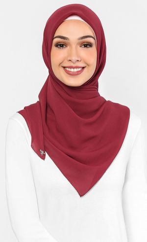 Meringue Scarf in Rhubarb Meringue