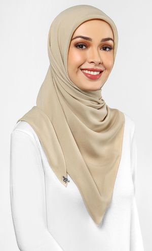 Meringue Scarf in Chai Meringue