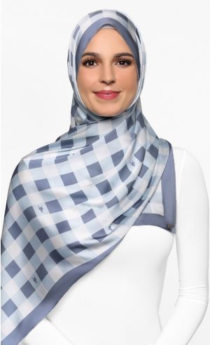 The Checkmate dUCk Scarf in Winter