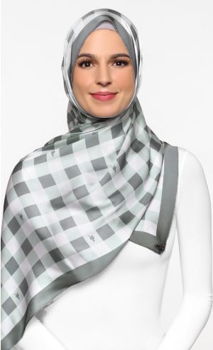 The Checkmate dUCk Scarf in Olive