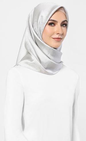 Luxe Basics Scarf in Silver