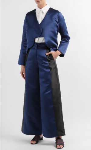 Louise Scalloped Blazer in Navy Blue