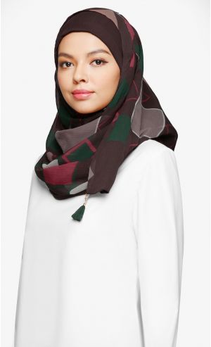 Chic Printed Scarf in BB Classic