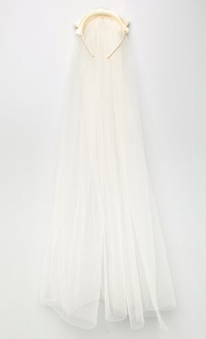 Hen's Veil in Candlelight