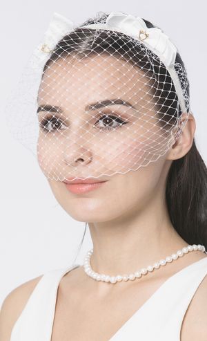 Dita Bow Veil in Off White