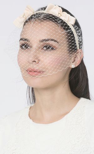 Dita Bow Veil in Cream