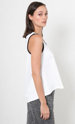 Contrasting-coloured Rib Sleeveless Trapeze Top in White