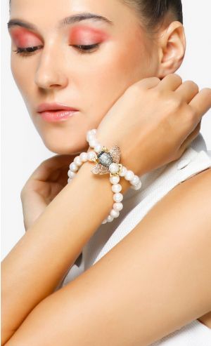 Bee Bracelet in Pearl