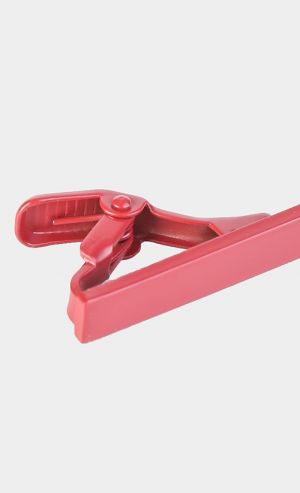 Barra Matte Tie Bar in Blood Red 