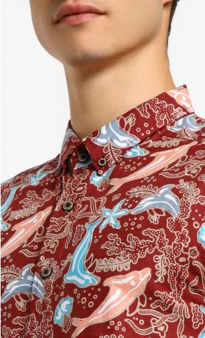 Golfinhos Batik Shirt in Red