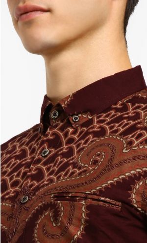Parentes Batik Shirt in Dark Maroon